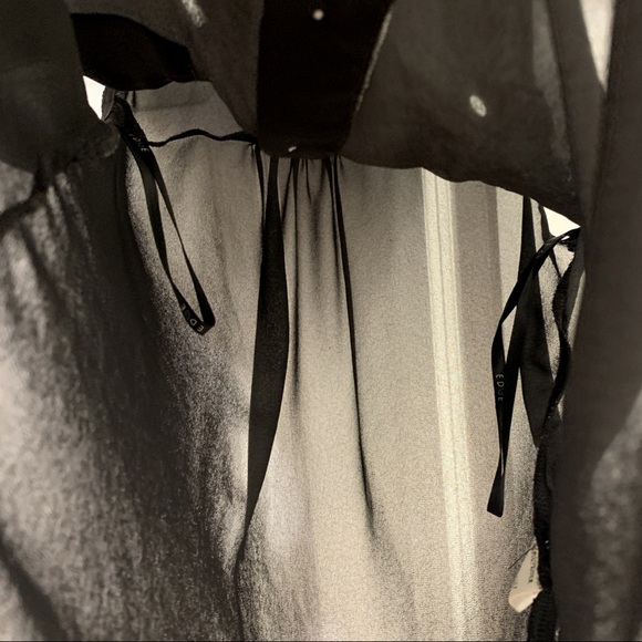 EDGEβ’ NYC Black&White Sleeveless Button-up Tank Too - Picture 8 of 11